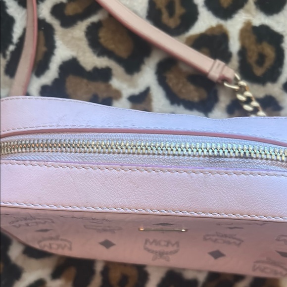 MCM Pink Crossbody Bag with Logo Pattern and Gold Emblem - Picture 3 of 8